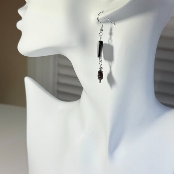 black mother of pearl earrings - Picture 7 of 8